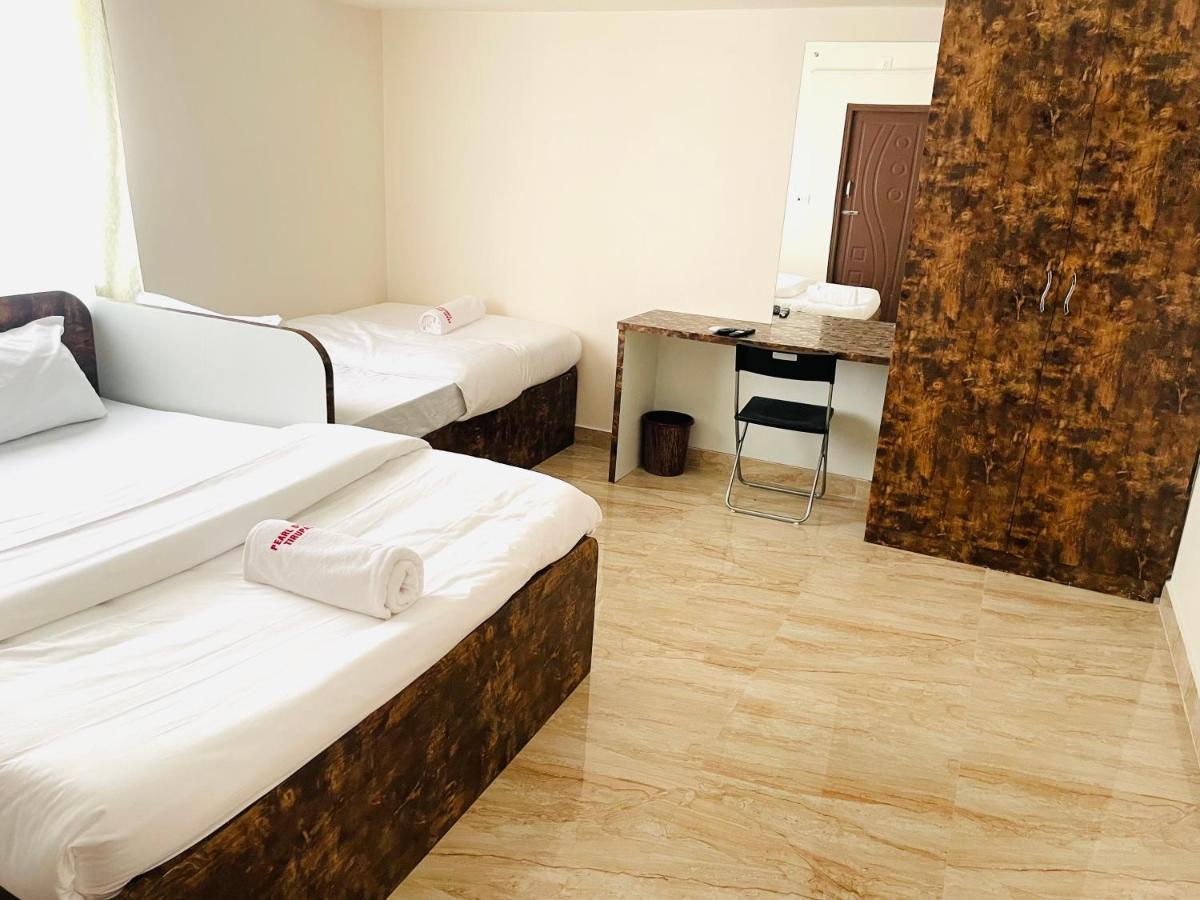 Lsr Service Apartments Tirupati Kültér fotó