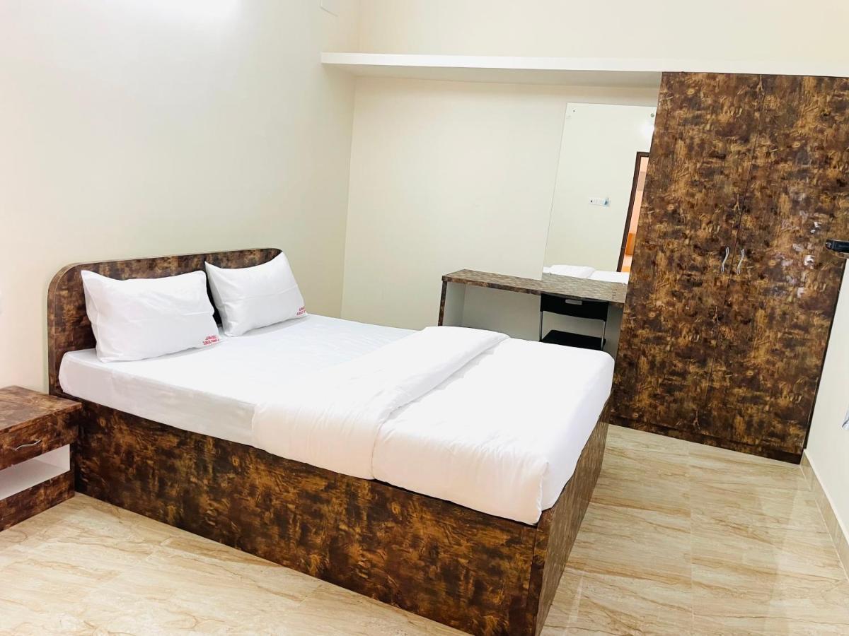 Lsr Service Apartments Tirupati Kültér fotó