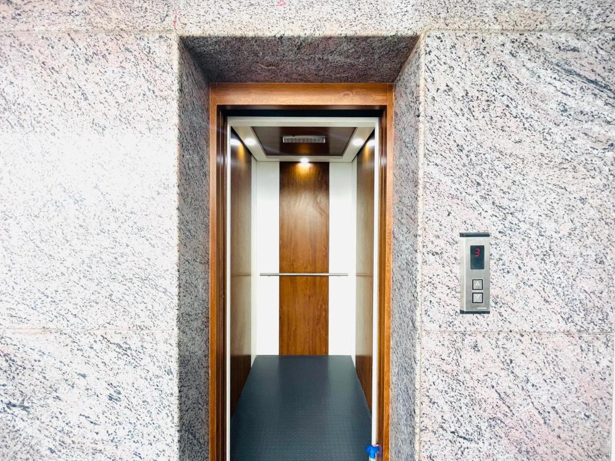 Lsr Service Apartments Tirupati Kültér fotó
