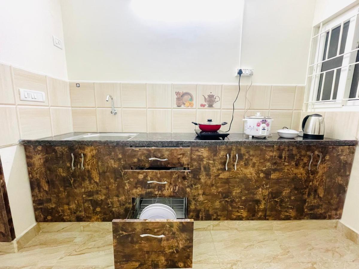 Lsr Service Apartments Tirupati Kültér fotó