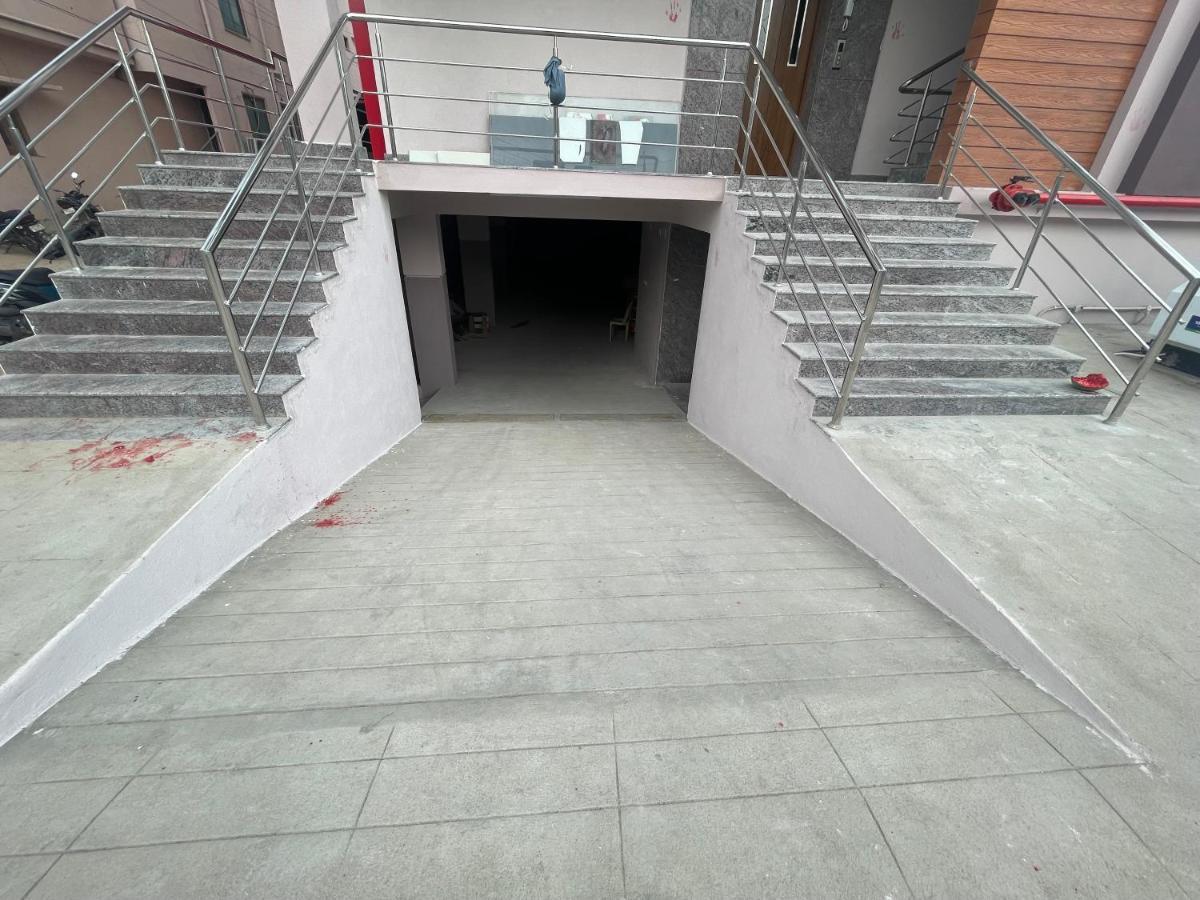 Lsr Service Apartments Tirupati Kültér fotó