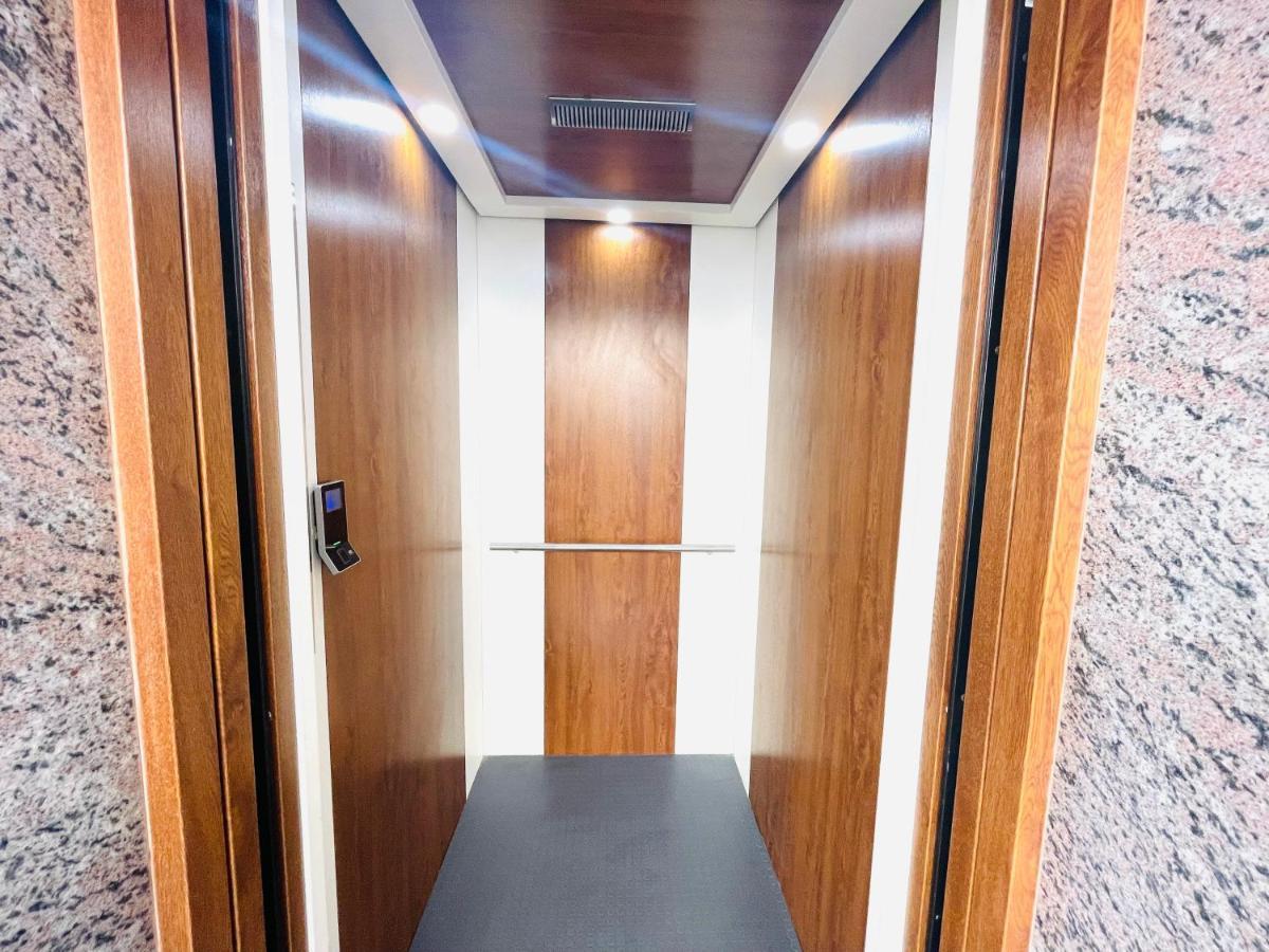 Lsr Service Apartments Tirupati Kültér fotó
